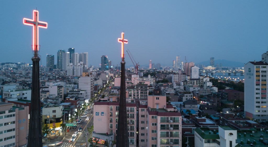 Faith and Power: New Religious Movements, Authoritarianism, and Democracy in Modern South Korea
